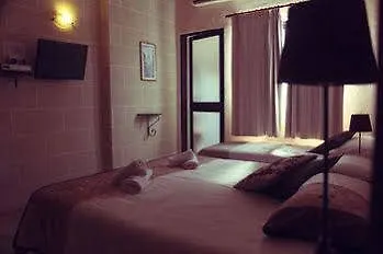 绿色树丛旅馆 3* Saint Julian's