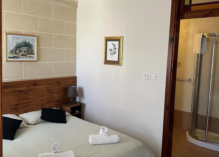 Grove Πανσιόν 3*