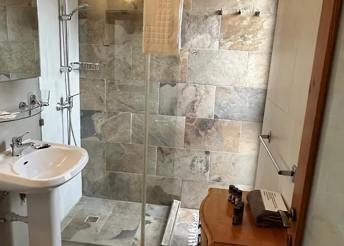 Grove Сент Джулианс