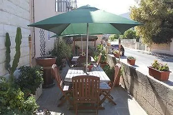 Grove Πανσιόν 3*